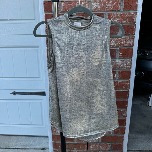 🎉HP🎉 Anthropologie Silver Mock Neck Tank - Picture 5 of 6